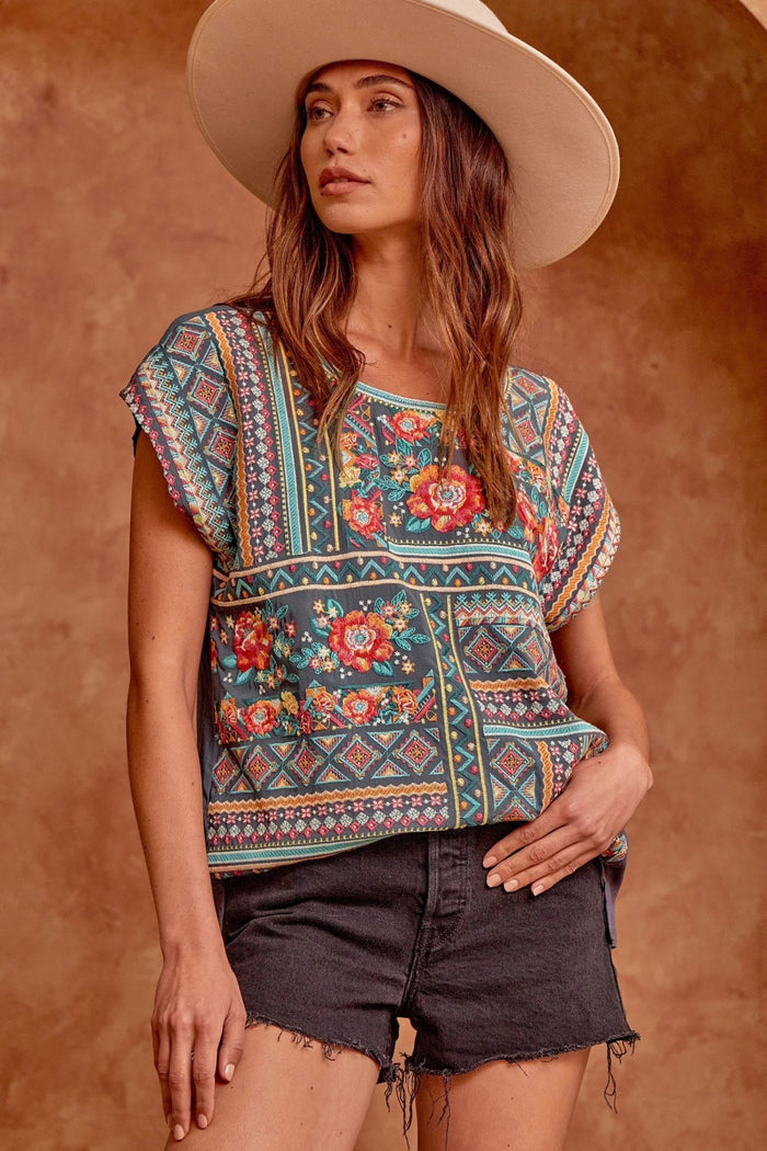 Andree by unit / Savanna Jane embroidered cap sleeve top